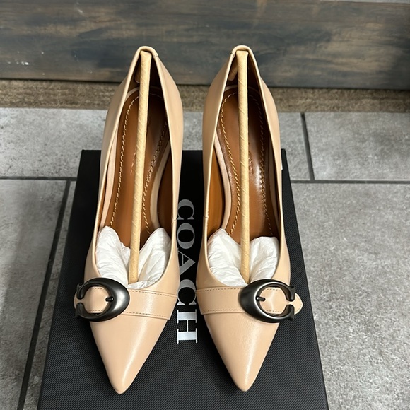 Coach pump - Picture 6 of 12